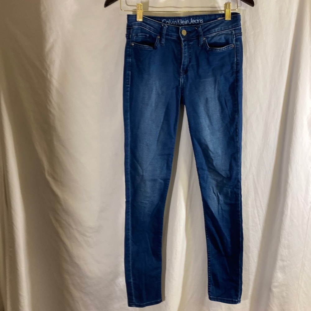 Calvin Klein woman’s legging jeans size 26.